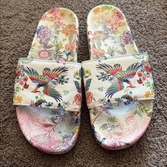 Johnny Was Pool Slides - Picture 2 of 5